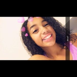 Meet your Posher, Amara